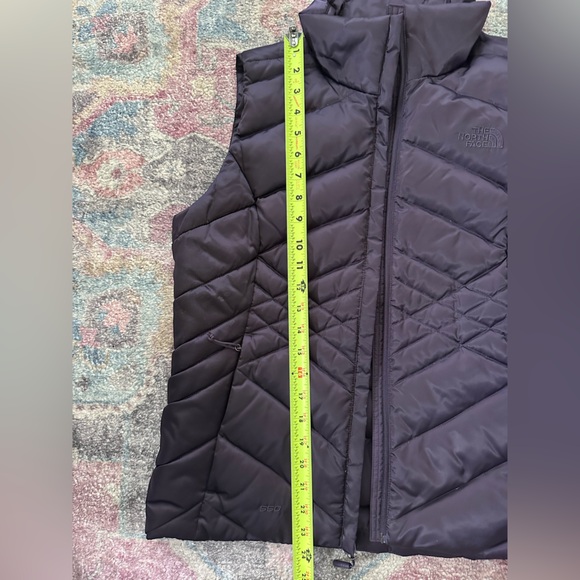 The North Face 550 Purple Puffer Vest Size M - Picture 10 of 11